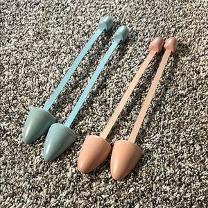 Metal and Wooden shoe stretchers shapers vintage women’s set of 2 Blue Pink